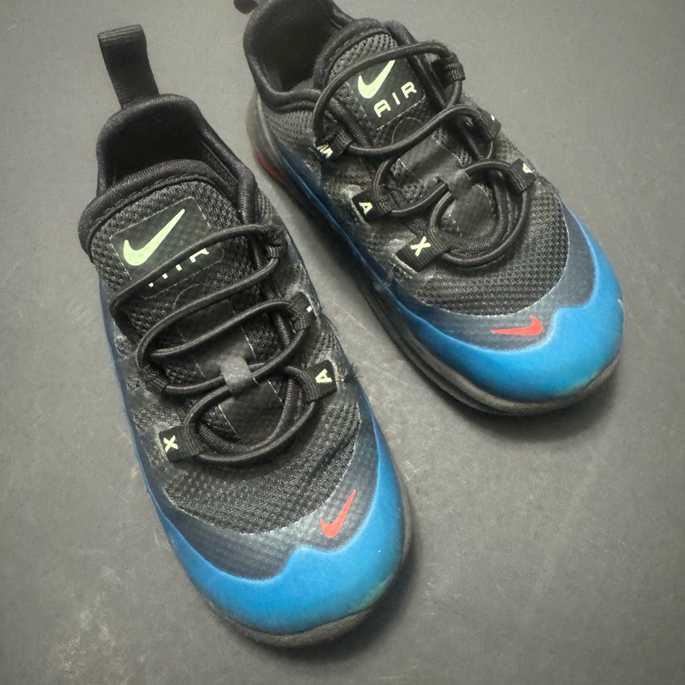 Nike Kids Sneakers Black and Blue toddler 7C